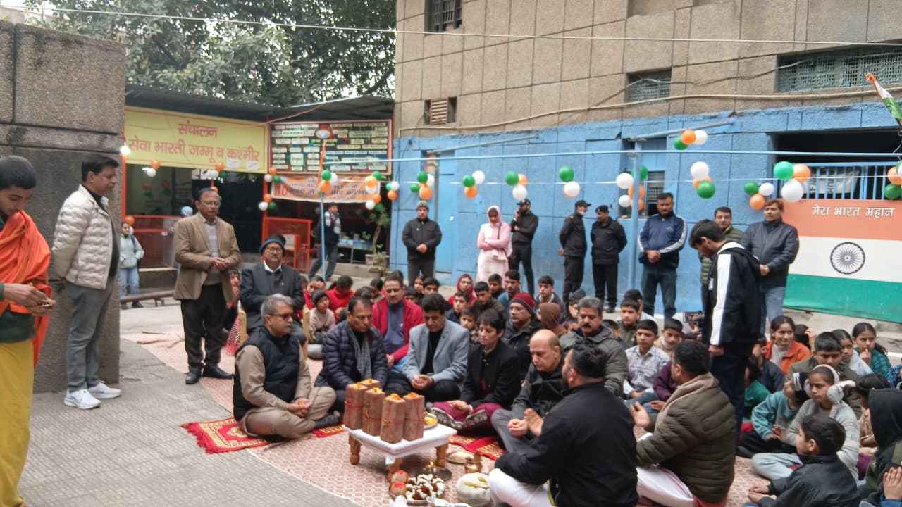 Apna Bhojanalay serving meals at GMC Jammu