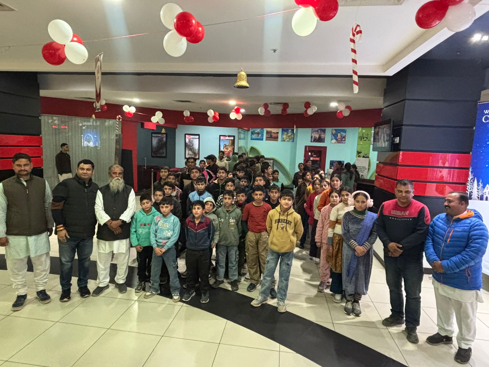 Students and dignitaries during Swadhyay Shivir Nagrota